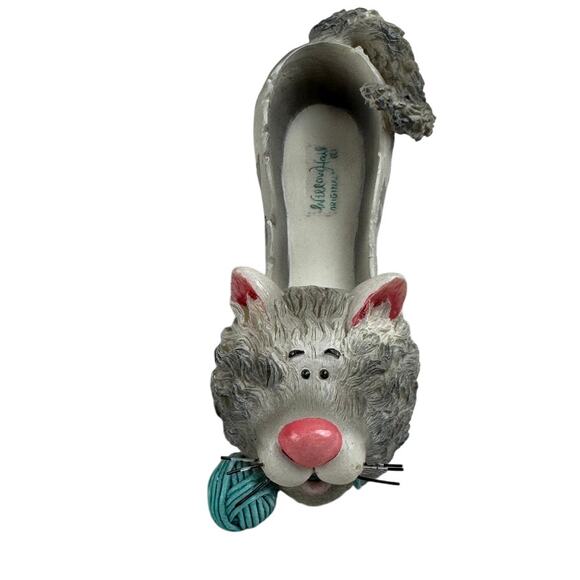 Willow Hall Shoo Shoo Figurine – “Meow Meow” Cat High Heel – Design No. 16 - Picture 2 of 8